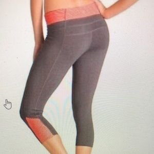 Athleta Womens M Stripes Balance Cropped Leggings